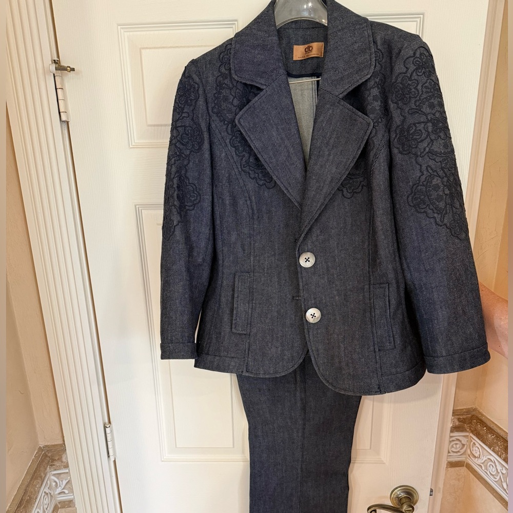Dana Buchman denim embroidered pant suit- size 10